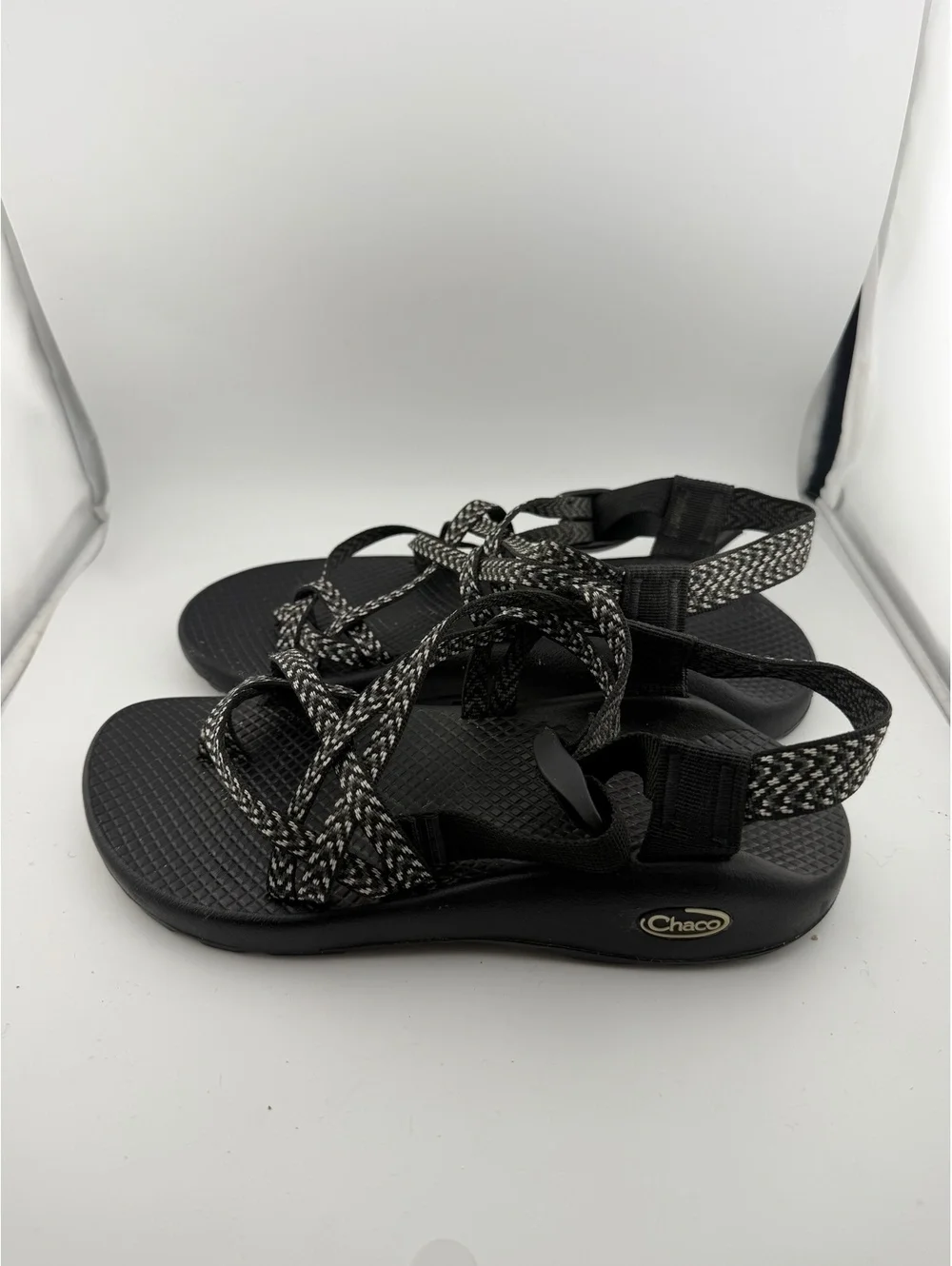 Chaco ZX/2 Classic Outdoor Sandals, Black & White Double Strap, Women's Sz 8